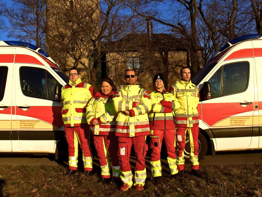 Sanitätsdienst Gruppe.jpg
